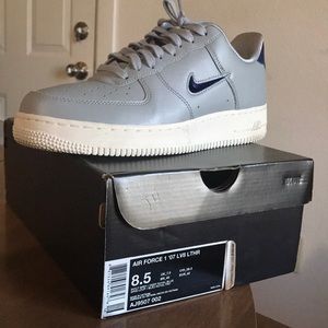 Air force 1 LV8 Jewl swoosh